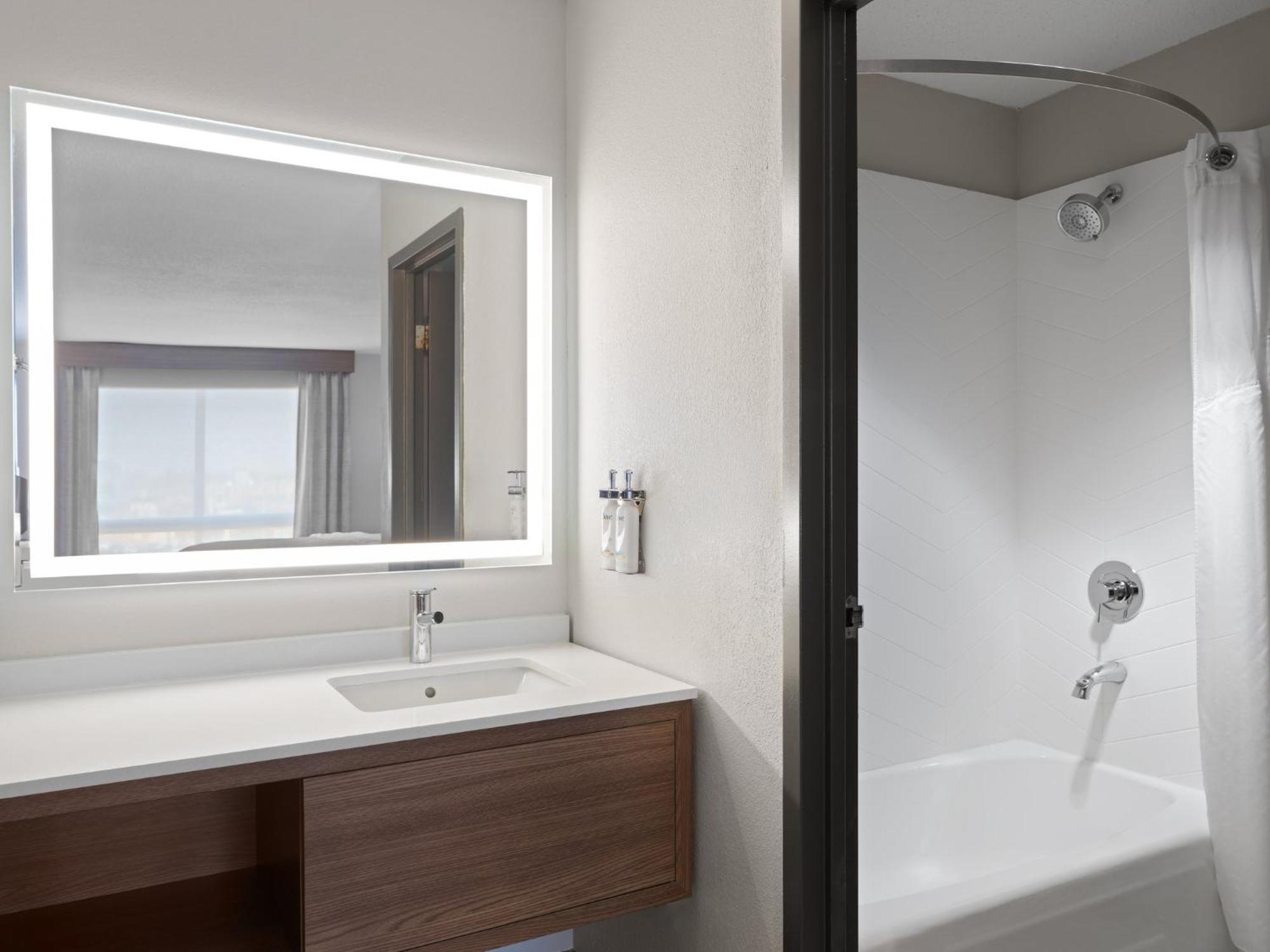 Holiday Inn Portsmouth Downtown By Ihg Buitenkant foto